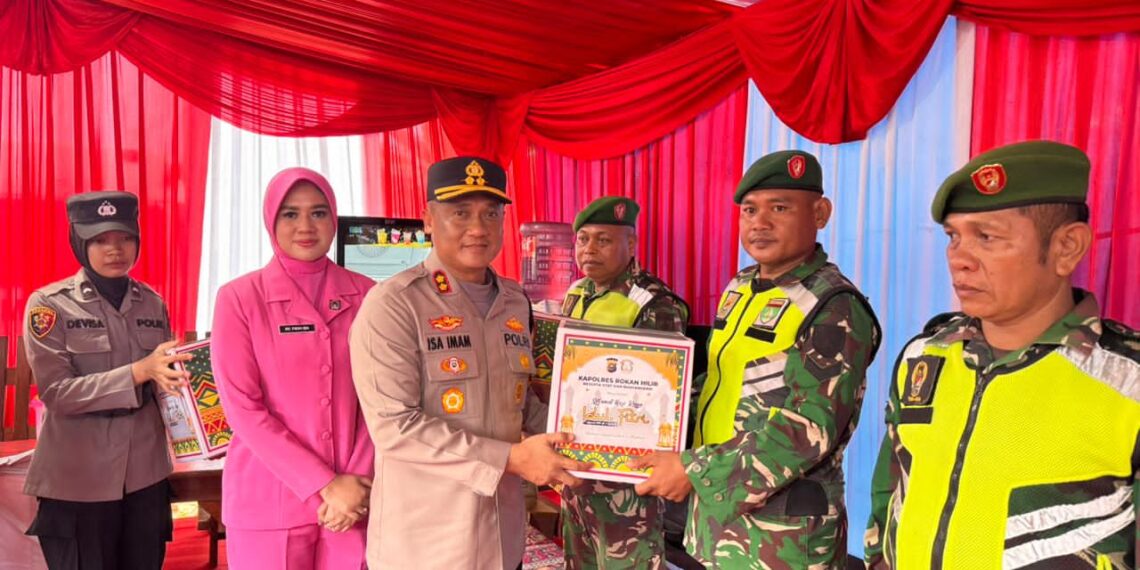 Memastikan arus mudik lebaran aman kapolres dan ketua Bhayangakari sambangi Pos Ops Ketupat Lancang Kuning 2026