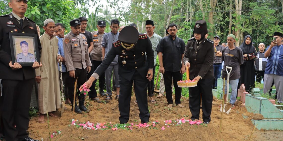 Naik pangkat Luar biasa Almarhum Aiptu Apendra gugur dalam Tugas, Kawal Malam Takbiran