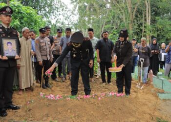 Naik pangkat Luar biasa Almarhum Aiptu Apendra gugur dalam Tugas, Kawal Malam Takbiran