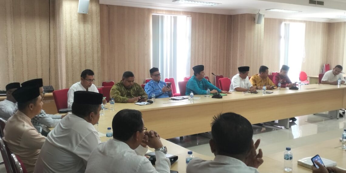 Percepat Pengesahan RT RW, Sekda Rohil Fauzi Efrizal Pimpin Rapat Finalisasi Dokumen