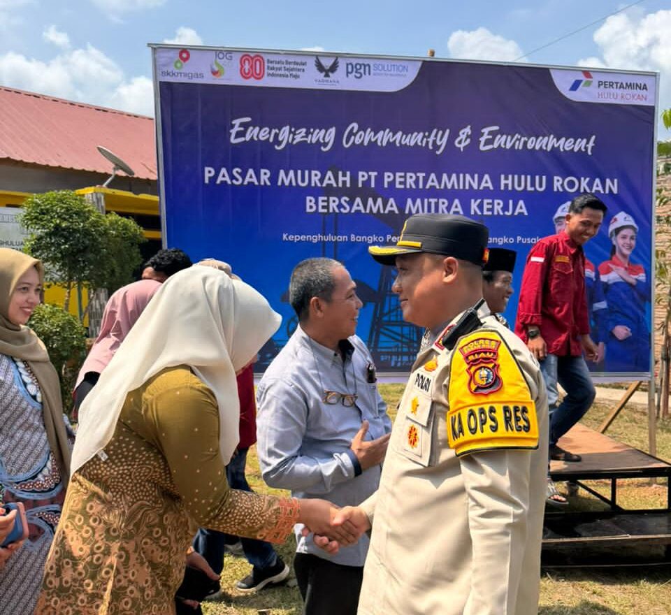 kapolres Rohil dan wakil bupati Rohil hadiri pasar murah ramadhan