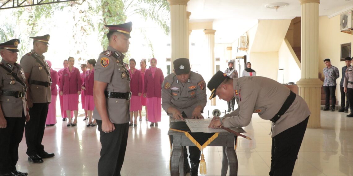Kapolres Rohil adakan sertijab sejumlah Pejabat utama dan Kapolsek